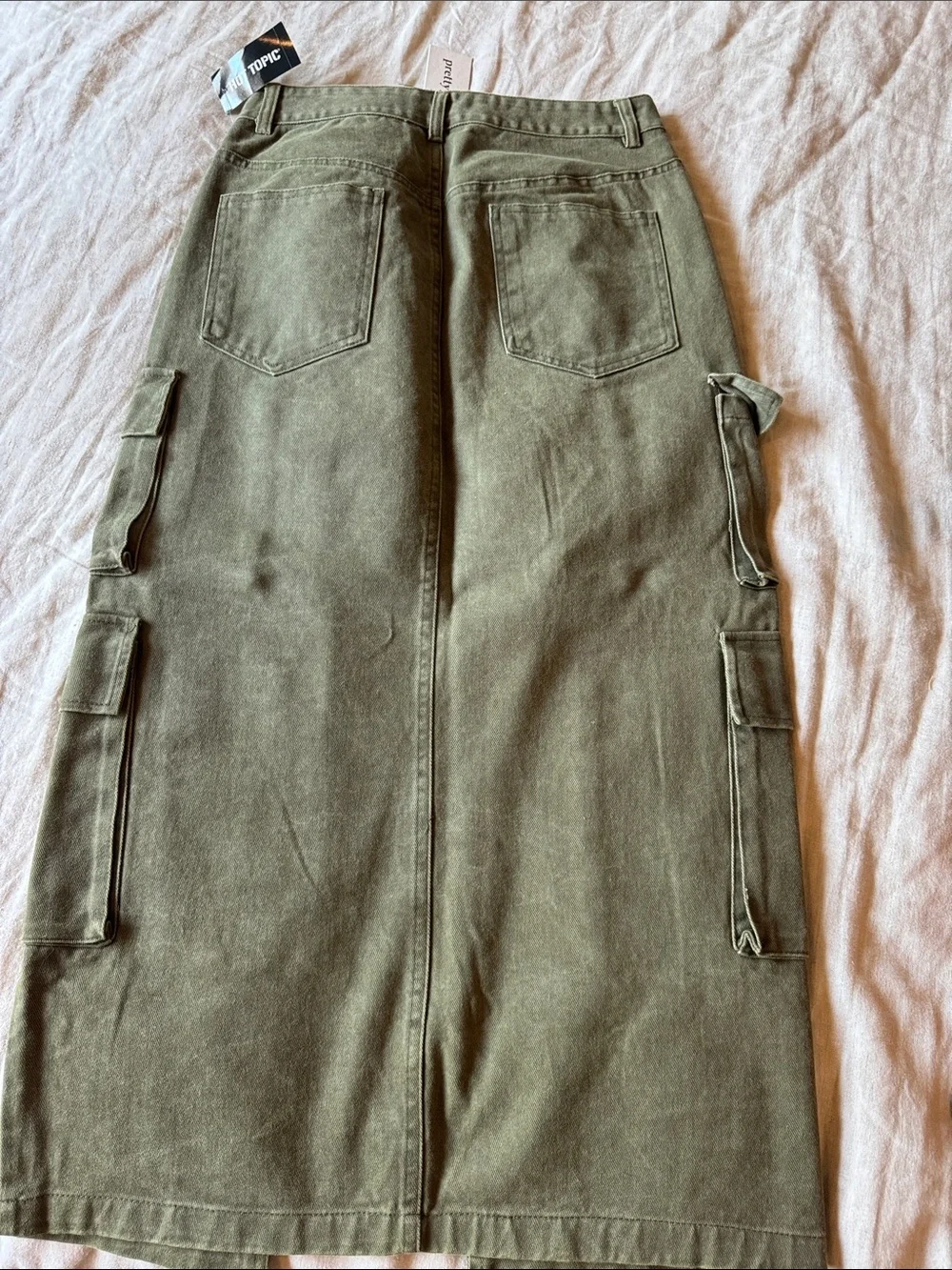 Pretty Garbage sleek olive